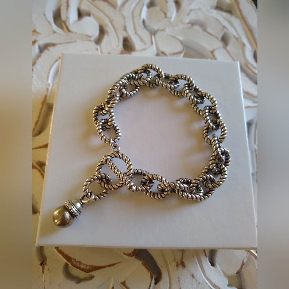 ✨🎁 Silver Two-Toned Bracelet Artisan hand made bar closure - Picture 3 of 3